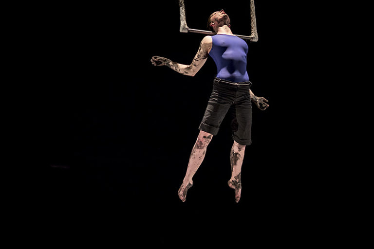 Cirkus Mlejn předvede v Manéži působivou inscenaci s názvem Enola
