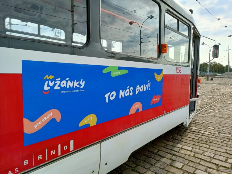 Lužánky se vozí po Brně ve dvou tramvajích